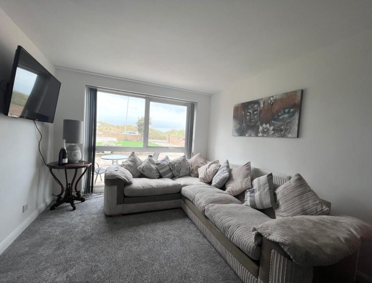 Beach Front Apartment With Free Parking, St Annes Lytham St Annes Eksteriør billede