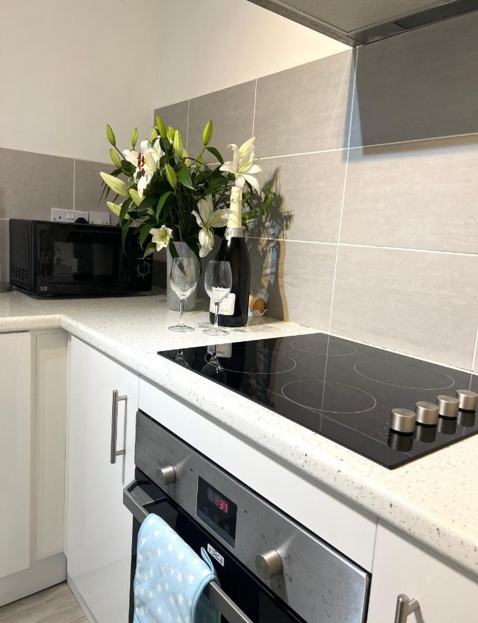Beach Front Apartment With Free Parking, St Annes Lytham St Annes Eksteriør billede