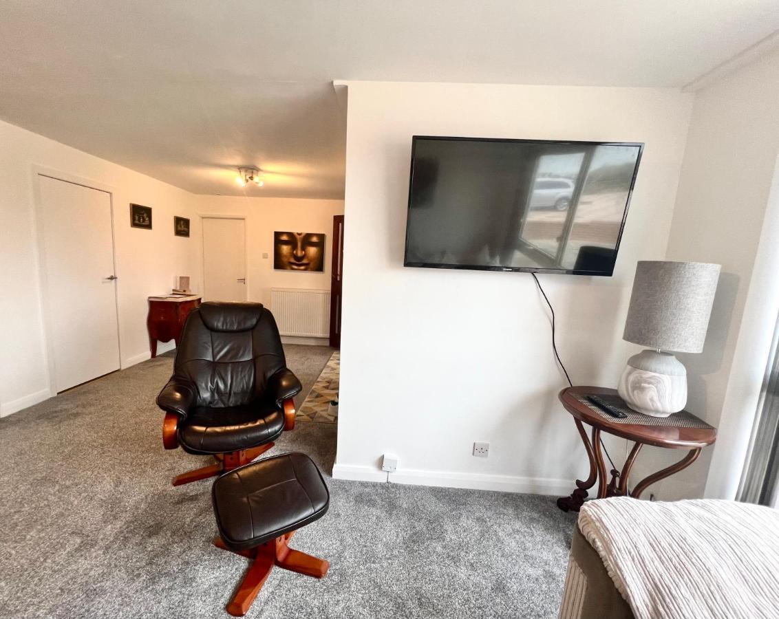 Beach Front Apartment With Free Parking, St Annes Lytham St Annes Eksteriør billede